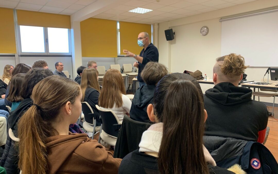 Festival du livre : rencontre avec des auteurs au lycée